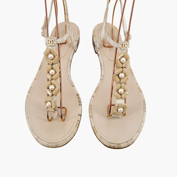Chanel Camellia Pearl CC T-Strap Flat Sandals EU 38 US 7-7.5 Beige Leather Logo - Picture 3 of 11